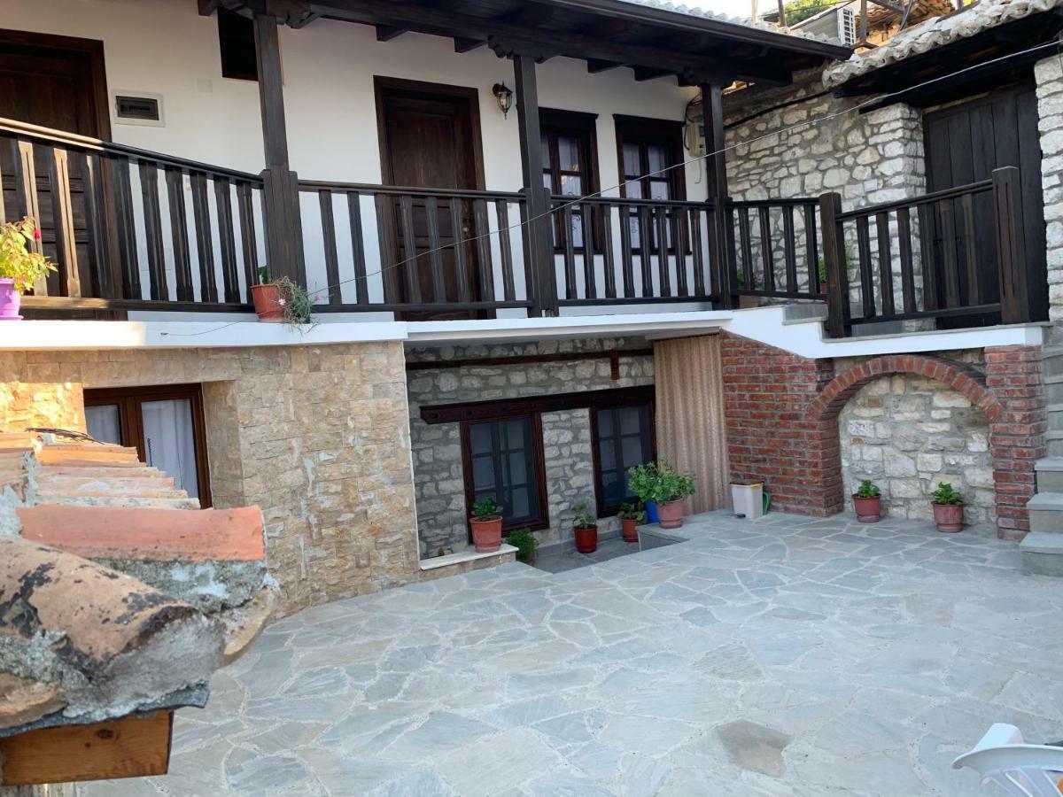Guest House Genti Μπεράτ Εξωτερικό φωτογραφία